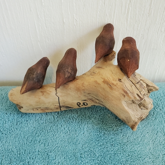 4 Hand crafted/carved wooden birds on driftwood - Picture 3 of 8